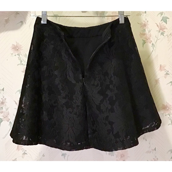 Forever 21 Black Lace Skirt - Picture 4 of 5